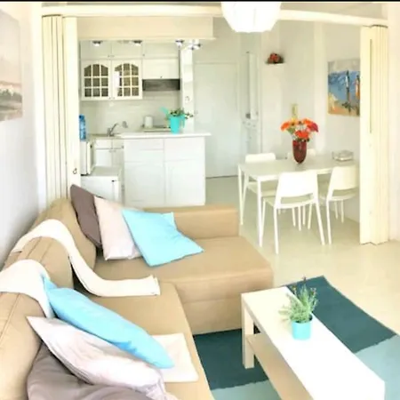 아파트 Bettys 1br Seafront *