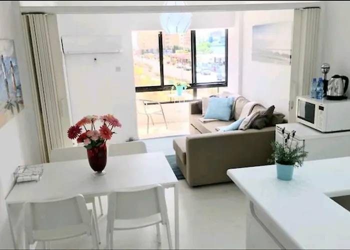 Bettys 1br Seafront * Larnaca