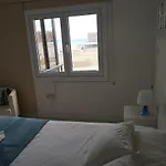 Bettys 1br Seafront Apartament *